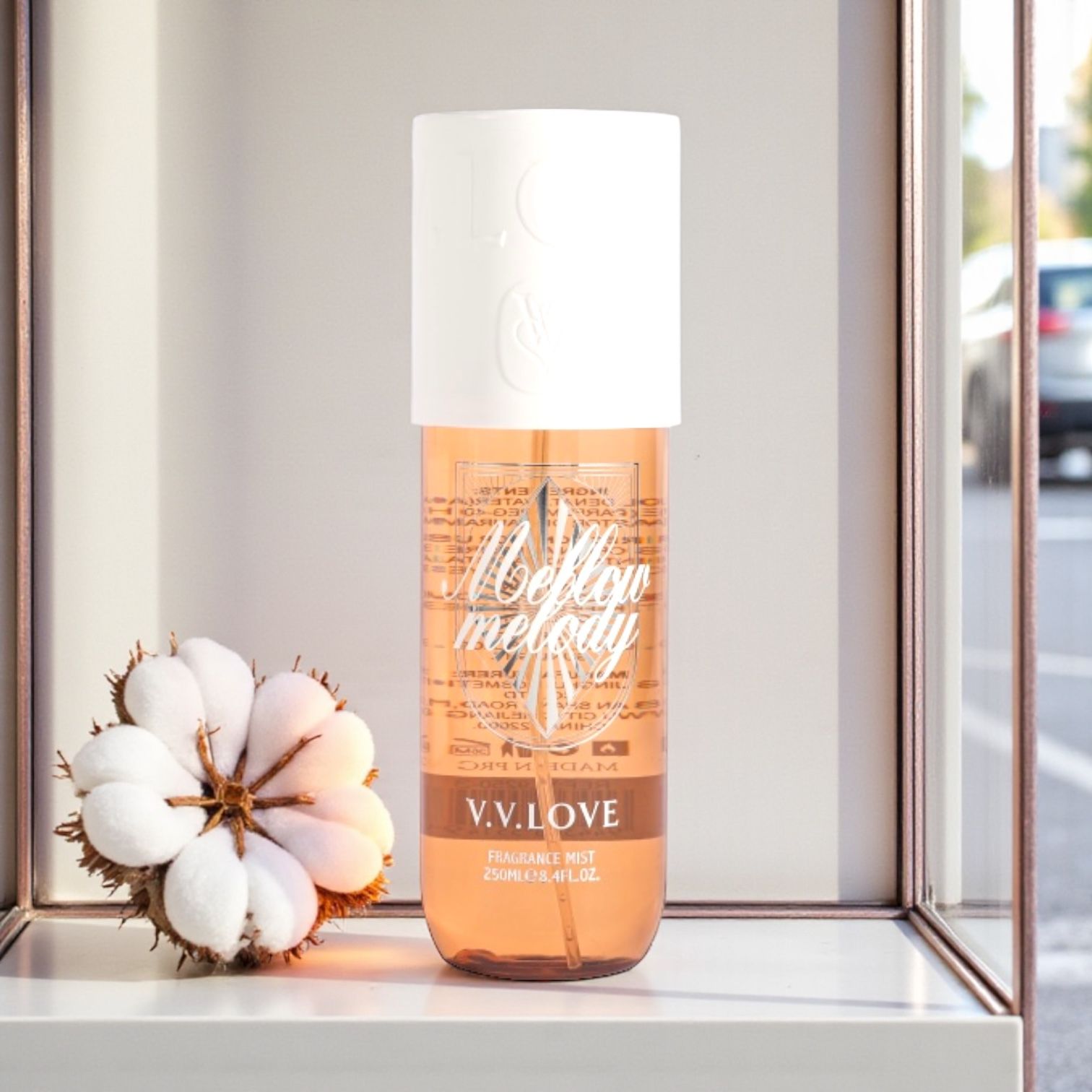 Fragrance-mist-250-ml-femei-–-spray-de-corp-parfumat Spray de corp cu aroma de vanilie,250 ml - imagine 1