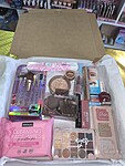 Nikii Beauty Box-cutia cu machiaj